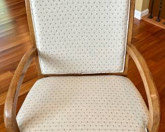 Henredon Bel Air Dining Room Set includes Dining Table with 6 Chairs. (85" L x 41.5" W + 20" Leaf), China Lit Hutch/Breakfront and Cool Buffet than is convertible to a Bar(See Photos)