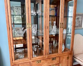 Henredon Bel Air Dining Room Set includes Dining Table with 6 Chairs. (85" L x 41.5" W + 20" Leaf), China Lit Hutch/Breakfront and Cool Buffet than is convertible to a Bar(See Photos)