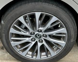 2021 Lexus ES250 AWD Silver over Tan/Black Leather Interior, Automatic, All Wheel Drive, Power Everything. Clean Title and only 6,691 Miles. 