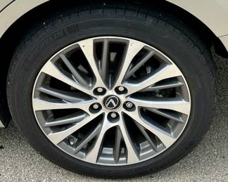 2021 Lexus ES250 AWD Silver over Tan/Black Leather Interior, Automatic, All Wheel Drive, Power Everything. Clean Title and only 6,691 Miles. 