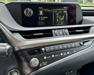 2021 Lexus ES250 AWD Silver over Tan/Black Leather Interior, Automatic, All Wheel Drive, Power Everything. Clean Title and only 6,691 Miles. 