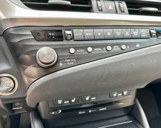 2021 Lexus ES250 AWD Silver over Tan/Black Leather Interior, Automatic, All Wheel Drive, Power Everything. Clean Title and only 6,691 Miles. 