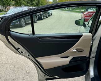 2021 Lexus ES250 AWD Silver over Tan/Black Leather Interior, Automatic, All Wheel Drive, Power Everything. Clean Title and only 6,691 Miles. 