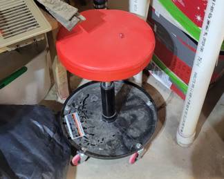 Adjustable work stool