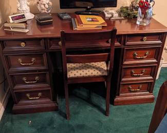 VINTAGE VANITY DESK & CHAIR