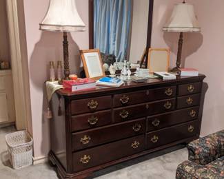 DREXEL DRESSER & MIRROR