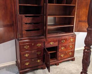 INSIDE OF TRADITIONAL CABINET (ADJUSTABLE SHELVES)