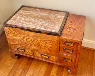 Japanese Meiji period hibachi on stand made of highly figured keyaki wood, unused fitted copper liner interior and marble top