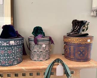 PIPKIN & BONNET HATS AND HATBOXES FROM IRELAND