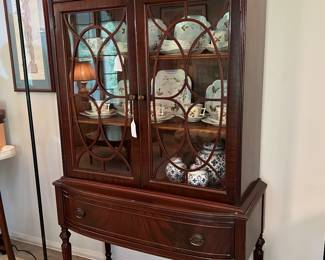 CHINA HUTCH