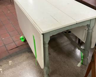 Vintage dropleaf table