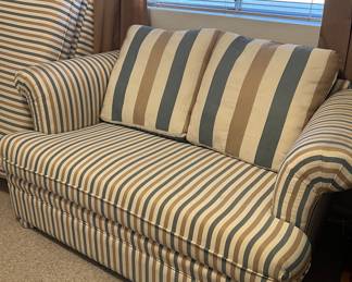 Sleeper Sofa w Storage Ottoman