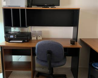 Computer Desk w Side Table