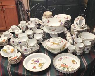 Royal Worcester Evesham Dishes Lots of Serving Pieces over 100 Pieces