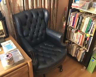 Button Tufted Leather Office Chair
