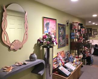 Mirror w/ Shell Detail