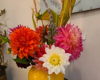 Dahlia bouquets will be on sale!