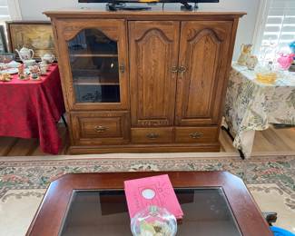 Entertainment center