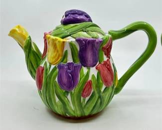Lot 257   1 Bid(s)
Majolica Teapot with Tulip Design, by Flowers, INC