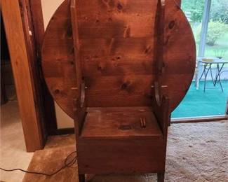 Lot 324   2 Bid(s)
Vintage Amish-Built Colonial Style Pine Round Tilt Top Dining Table