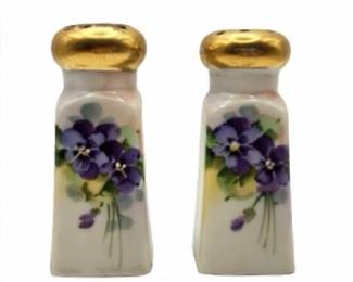 Lot 088   1 Bid(s)
Handpainted Bone China Salt & Pepper Shakers