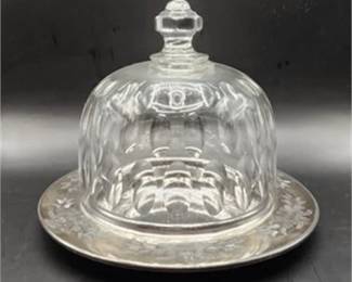 Lot 051   0 Bid(s)
Meriden Blown Glass Cloche with Silverplate Underdish