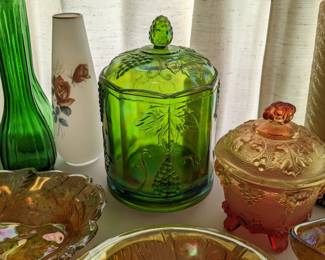 Indiana Carnival Glass Harvest jar w/lid