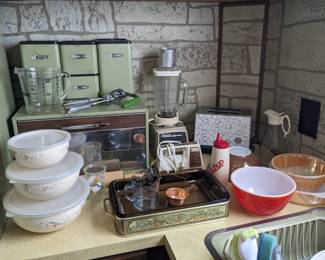 Vintage kitchenalia