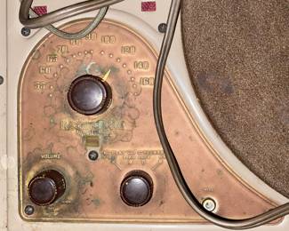 Recordette Suitcase turntable with radio and microphone