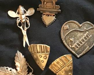 About Ten Pieces of Jewelry by David and Robert’s Williamson