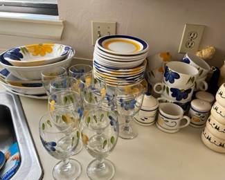 Blue and yellow flowered dish set 