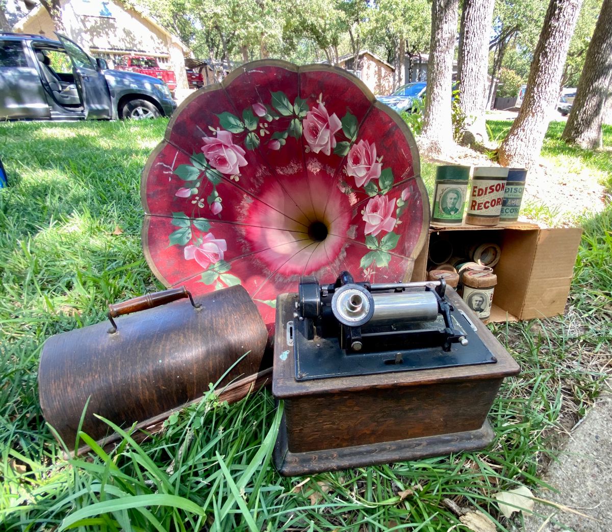 Edison Victrola phonograph with horn and music cylinders