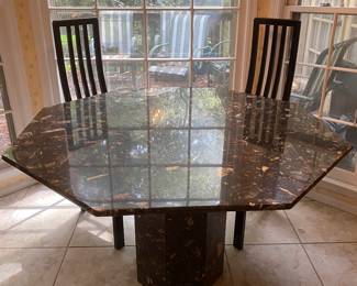 Table with 4 chair