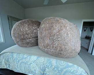 2 large beanbags