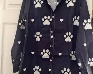 Lot 294   3 Bid(s)
Paws and Heart dress shirt
