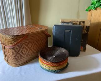 Vintage Picnic Basket Travel Bar