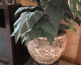 Large Chinese fish bowl