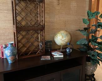 Entertainment center