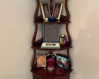 Corner cabinet w/shelves