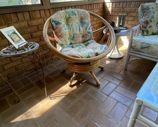 Swivel bamboo chair