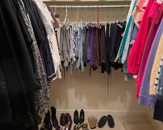 Ladies designer clothing Sm-Med, shoes size 6-6 1/2