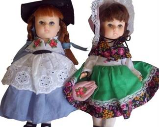 Lot 046   0 Bid(s)
Vintage VOGUE Dolls 8'' 1977