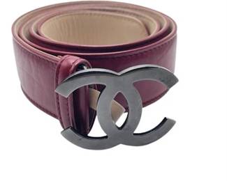 Lot 022  
Chanel Red Leather Belt, Interlocking C Logo Buckle