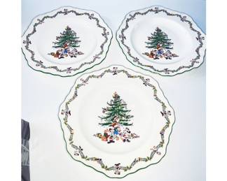 Detail pic, Spode 2003 Disney Christmas Collection 
9" Fancy Octagon Dinner Plates 
$120 set/3
No Box