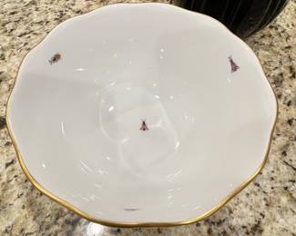 Detail pic, Herend Bowl
Pattern: Rothschild Bird 
8" x 4"
$220