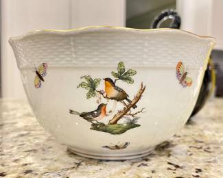 Detail pic, Herend Bowl
Pattern: Rothschild Bird 
8" x 4"
$220