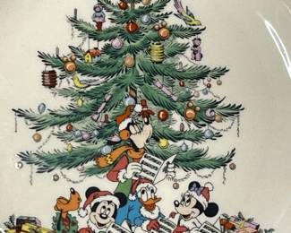 Detail pic, Spode 2003 Disney Christmas Collection 
8.25" Round Serving Bowl 
$80
No Box 