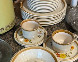 Mikasa Floribunda Vintage Stoneware