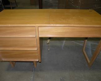 Drexel desk/vanity table 