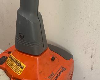 Husqvarna 223 L Gas String Trimmer